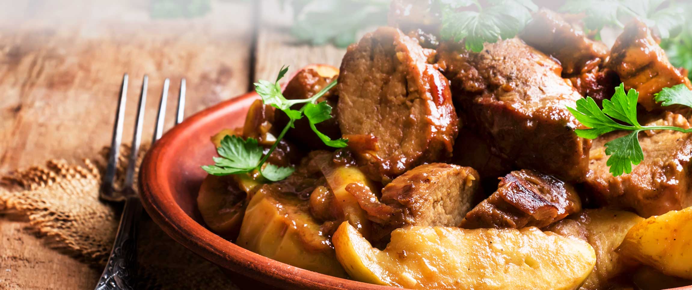 Hero - Full Width/performancefoodservice-Recipes-PorkTenderloinAppleRoast-heroFull