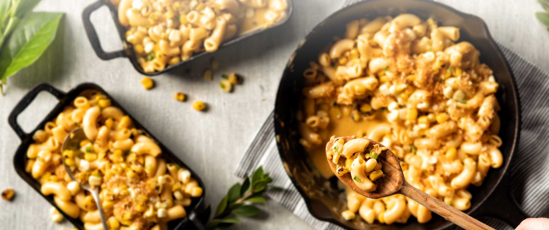 Hero - Full Width/performancefoodservice-recipes-RoastedCornAndJalapenoMacaroni-HeroFull
