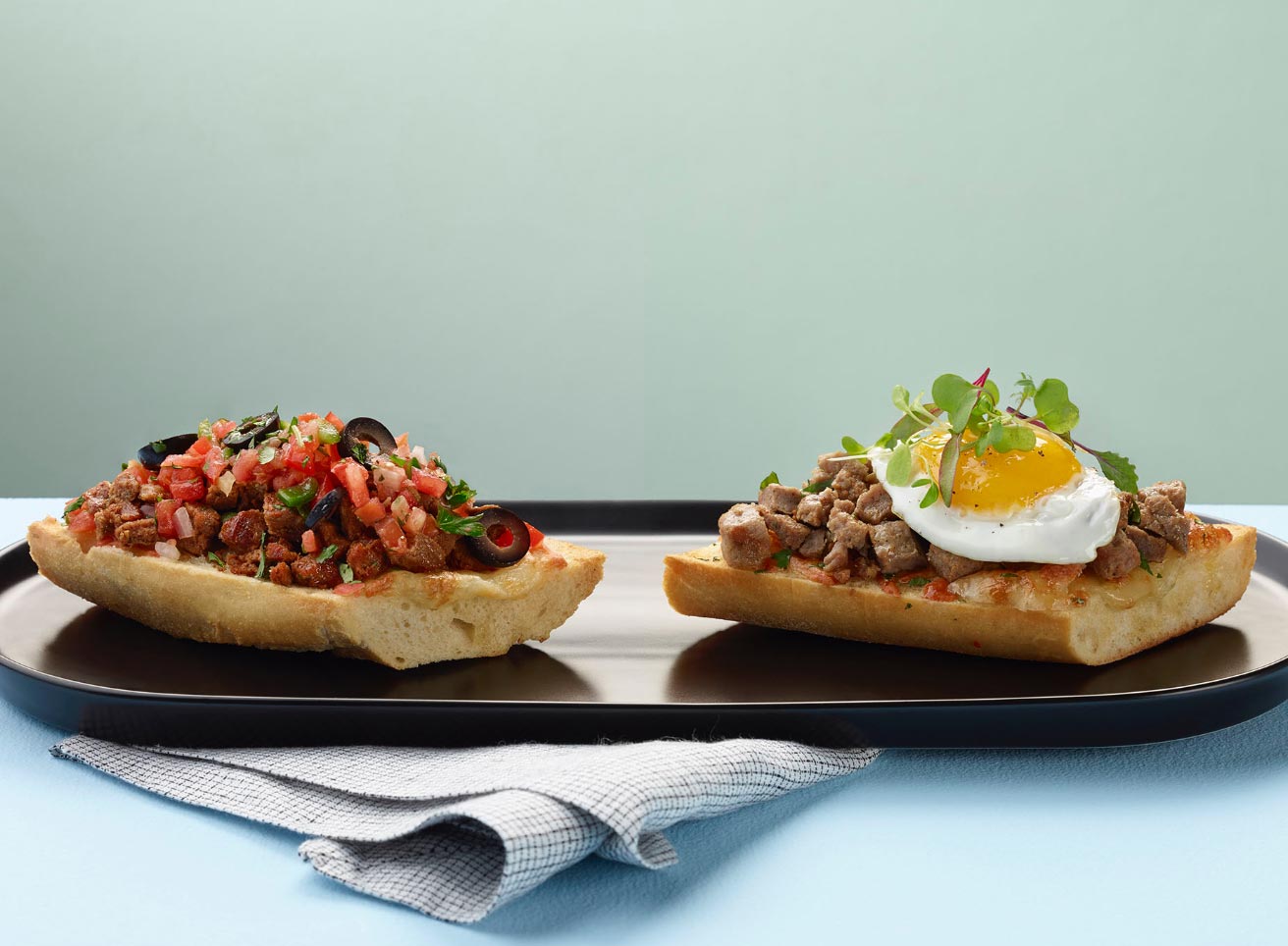 Hero - Half Width/performancefoodservice-Recipes-FRENCH_BREAD_PIZZA-heroHalf