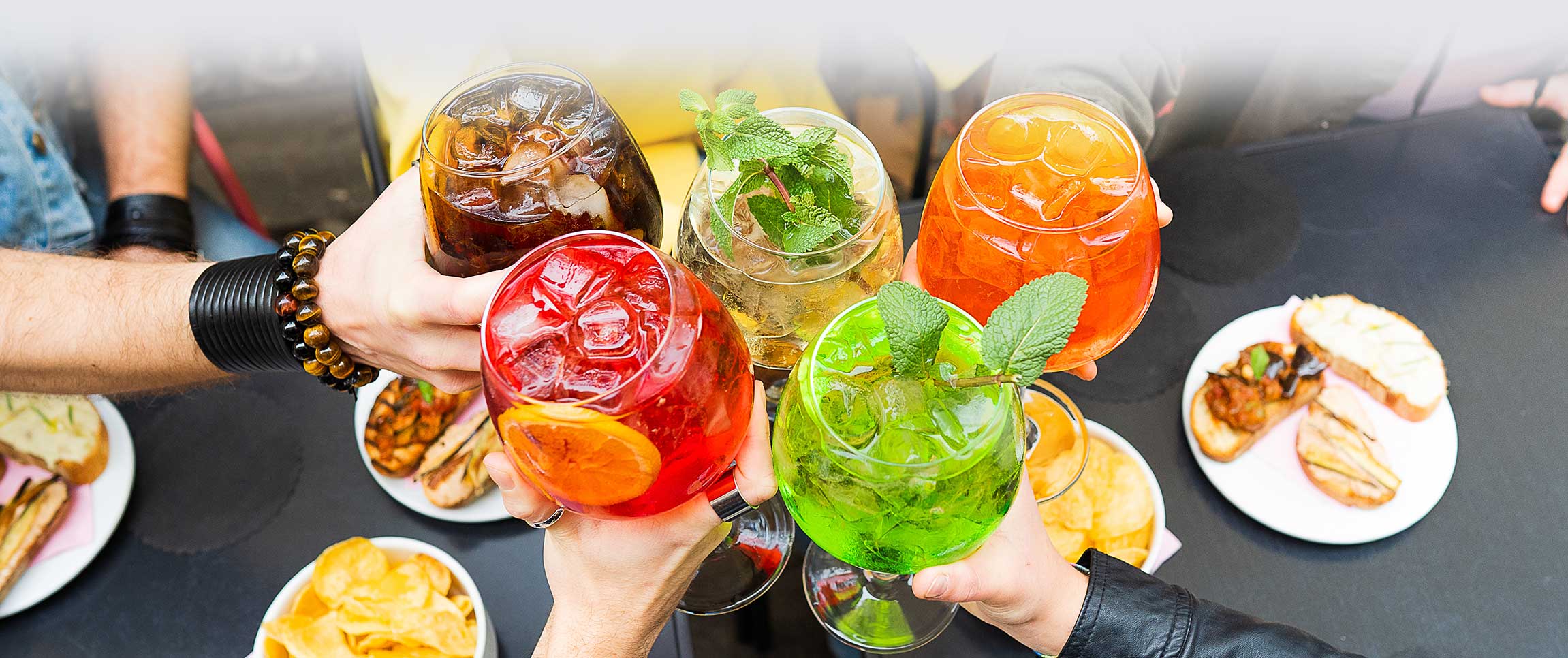 Articles/performancefoodservice-GetInspired-BuzzBehindTheBar-herofull
