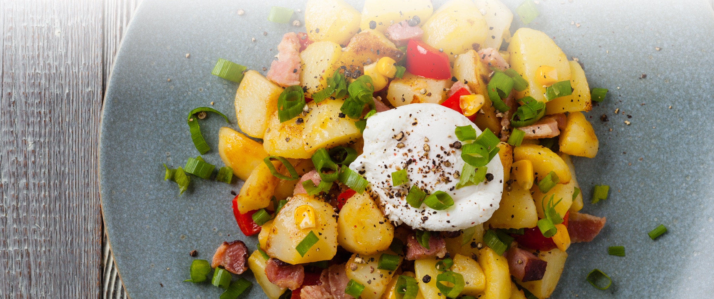 Hero - Full Width/performancefoodservice-recipes-southern-shrimp-corn-bacon-hash_heroFull