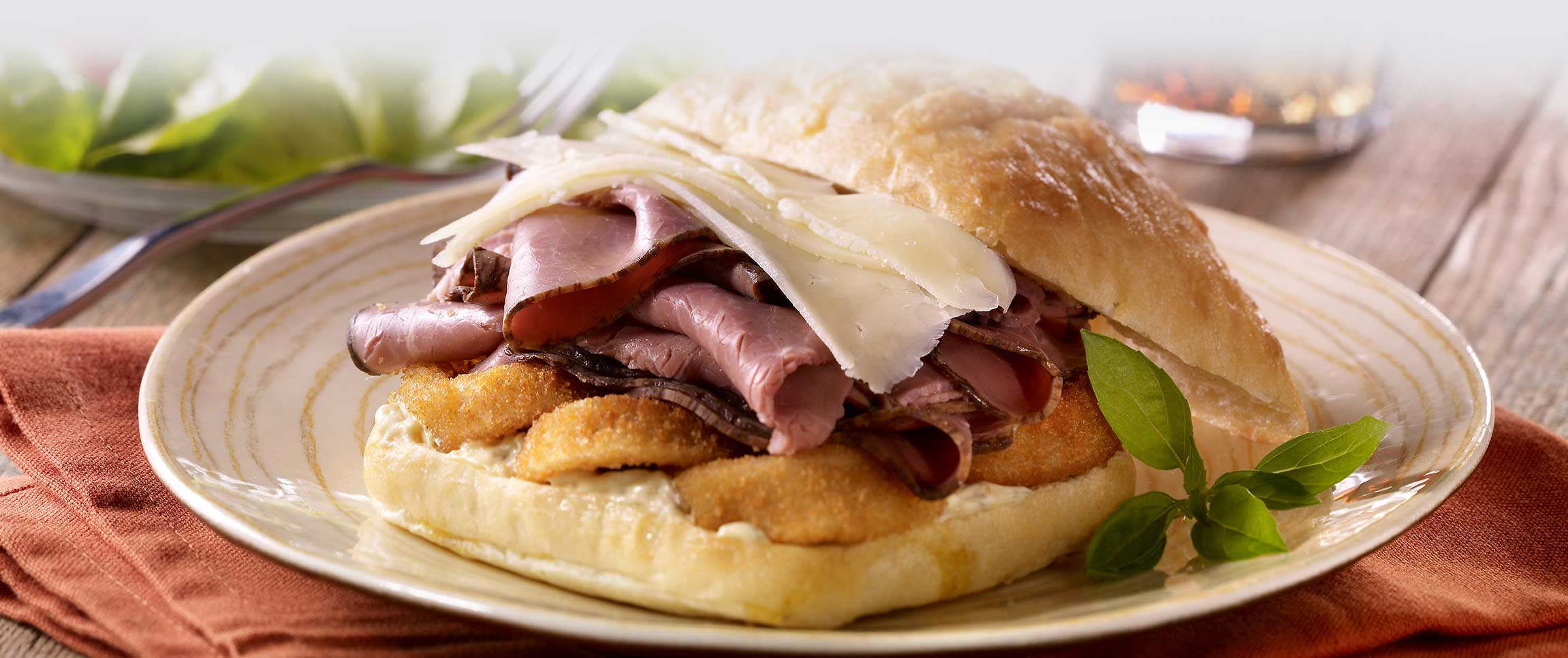 Hero - Full Width/Performancefoodservice-Recipes-Prime_Rib_Asiago_Sandwich-herofull