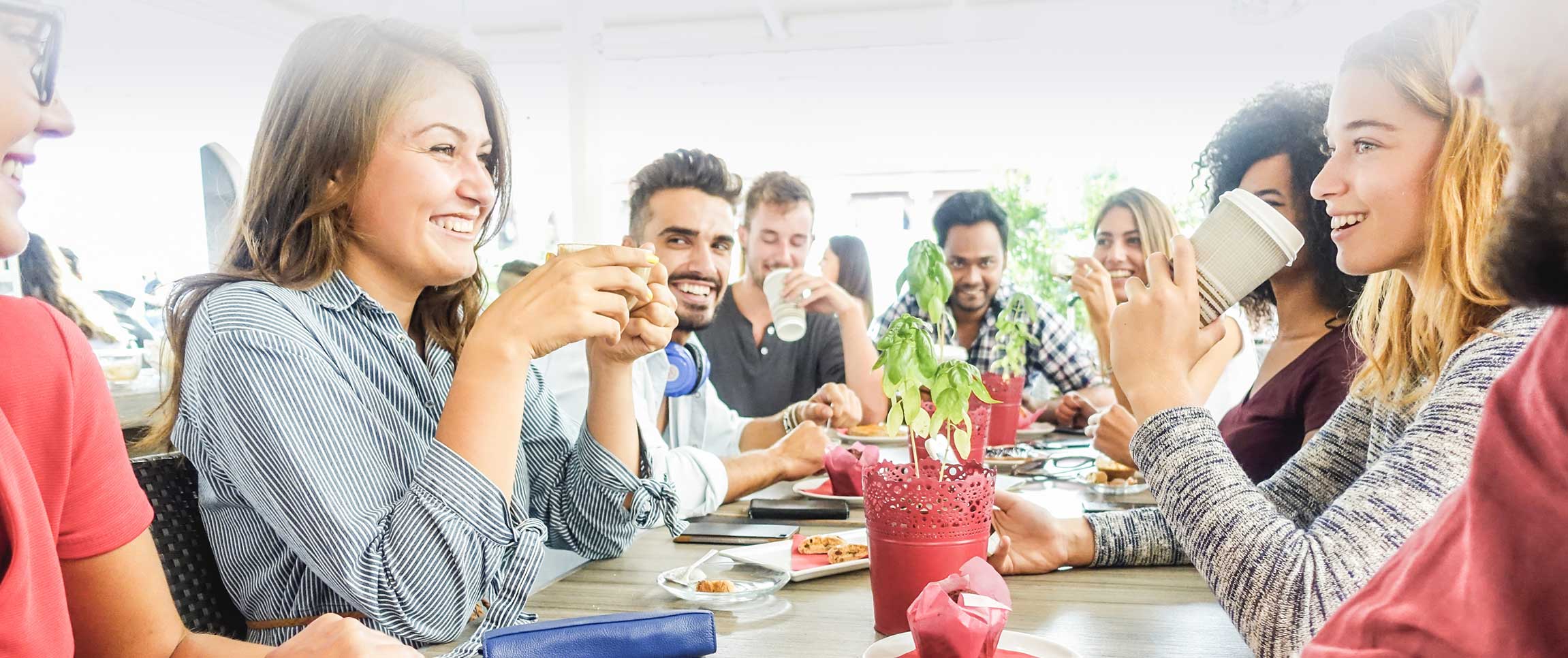 Hero - Full Width/Performancefoodservice-article-Collegeconnections1-herofull