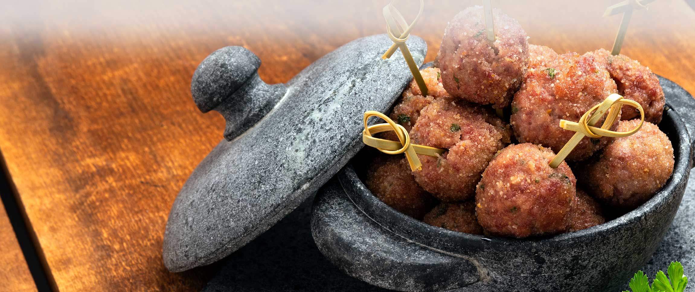 Hero - Full Width/performancefoodservice-recipes-ReubenFritterBites-herofull