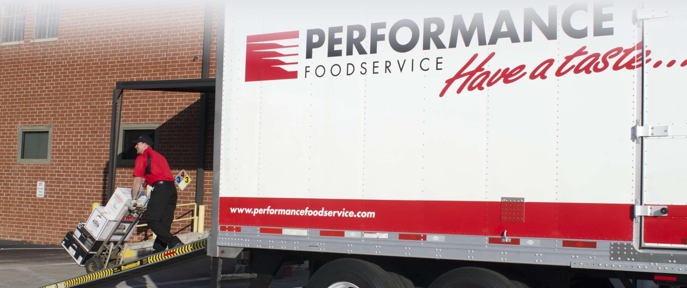 Articles/performancefoodservice-GetInspired-How_We_Help-heroFull