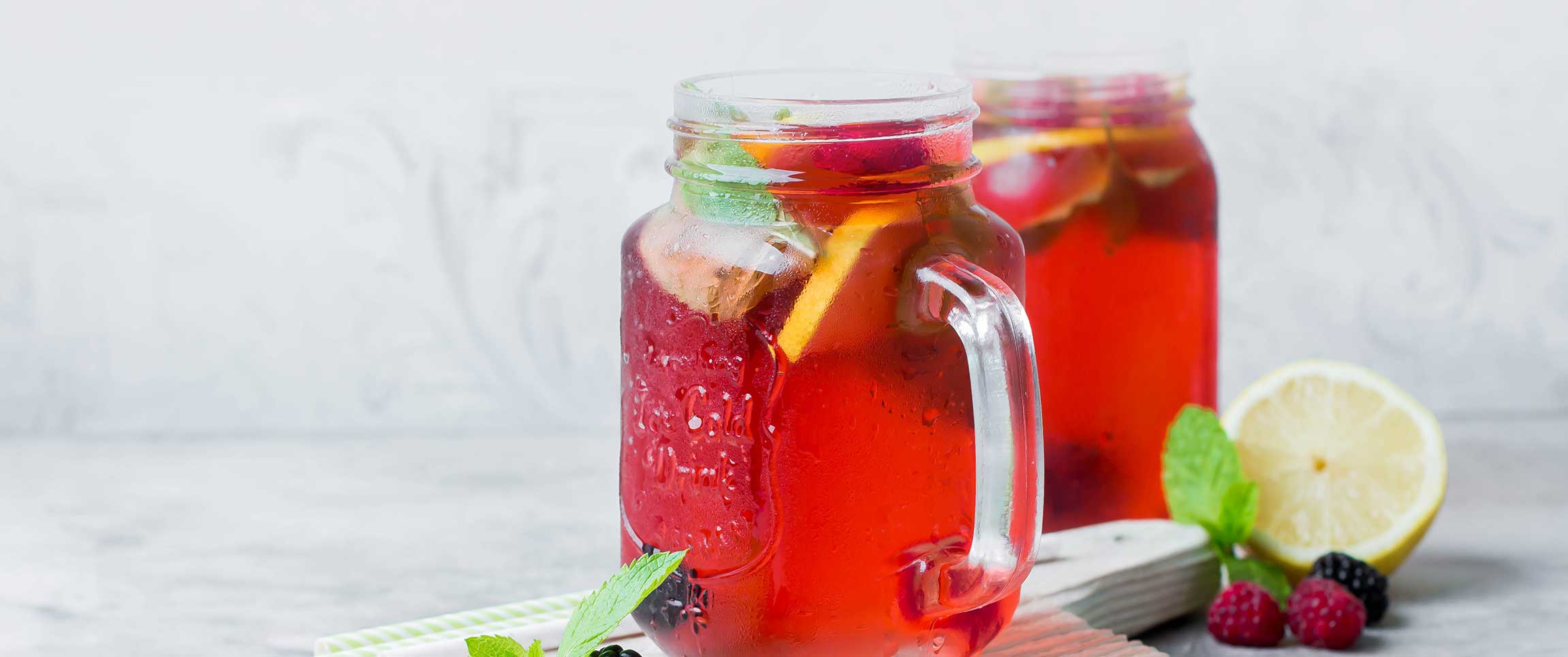 Hero - Full Width/performancefoodservice-Recipe-CranLemonade-herofull