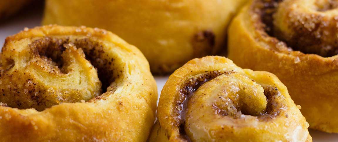 Hero - Full Width/performancefoodservice-Recipes-CARDAMOM-PISTACHIO-CINN-ROLL--heroFull