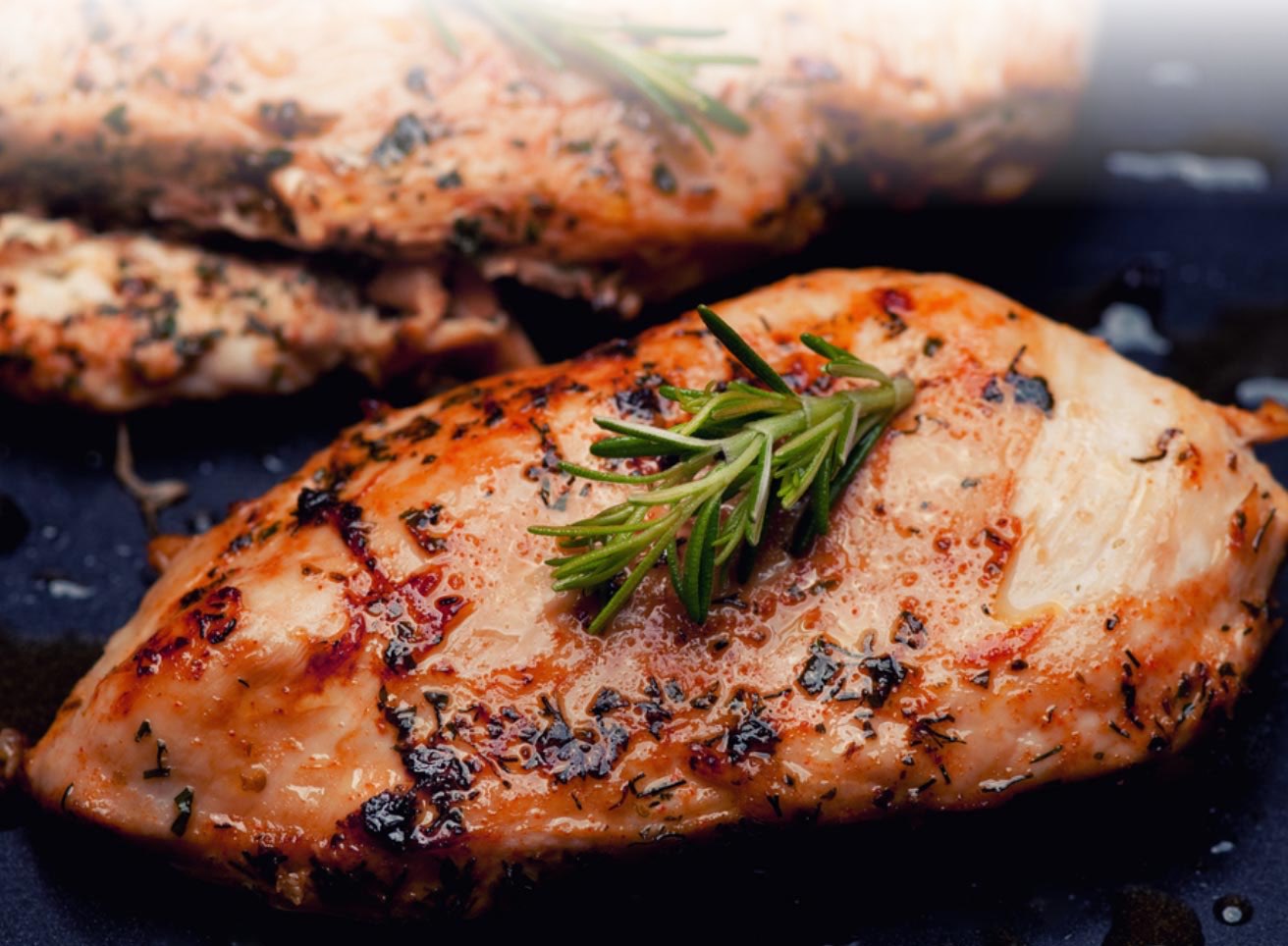 Hero - Half Width/performancefoodservice-Recipes-GRILLEDCHICKEN-heroHalf