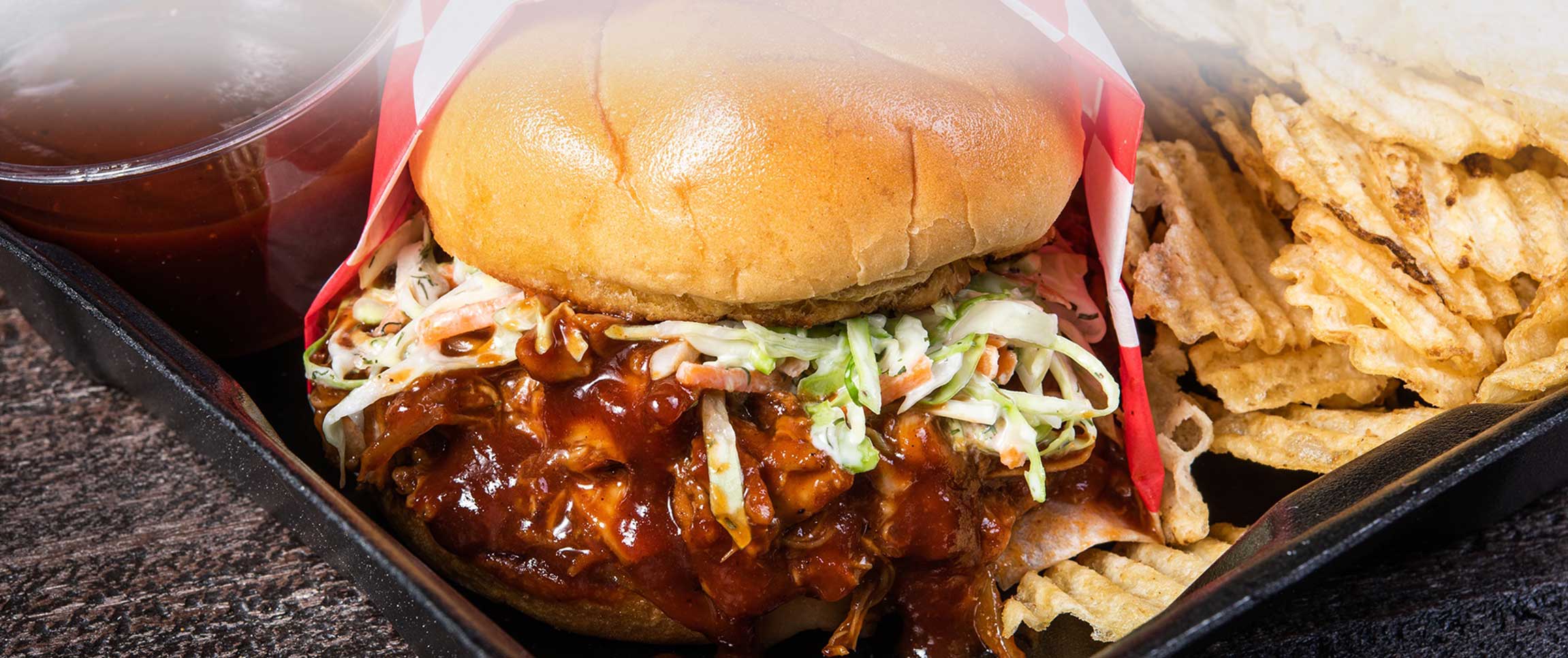 Hero - Full Width/Performancefoodservice-recipe-memphispulledsandwich-herofull