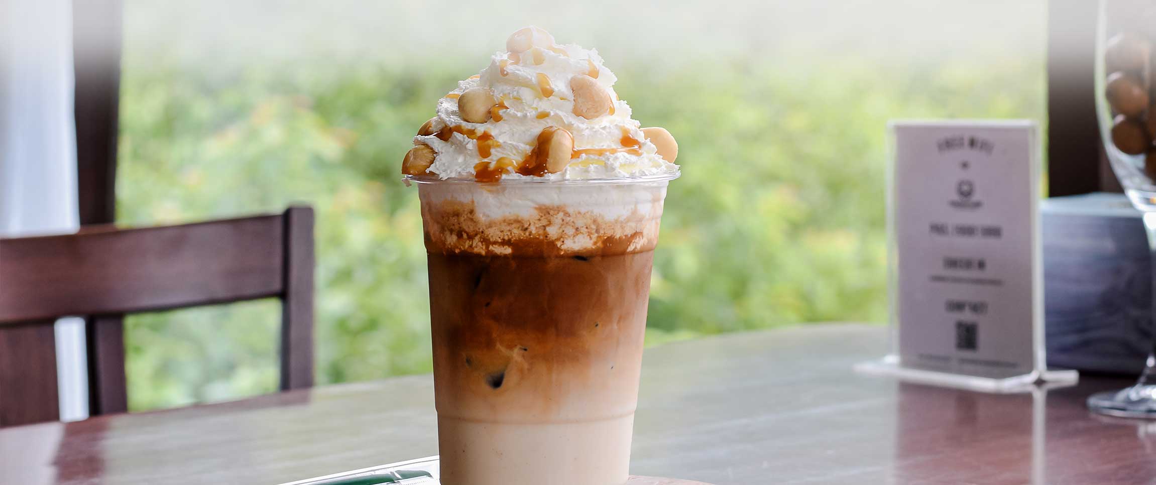 Hero - Full Width/Performancefoodservice-recipe-icedvanillacaramelmacchiato-herofull