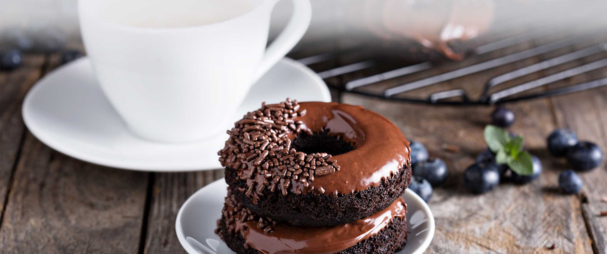 Hero - Full Width/Performancefoodservice-recipe-donutscoldbrewfrosting-herofull