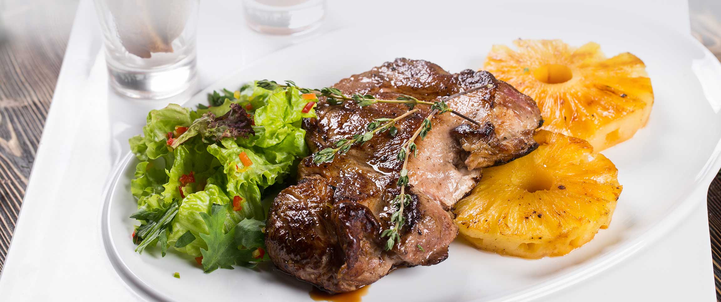 Hero - Full Width/performancefoodservice-Recipe-TriTipWGrilledPineapple-HeroFull