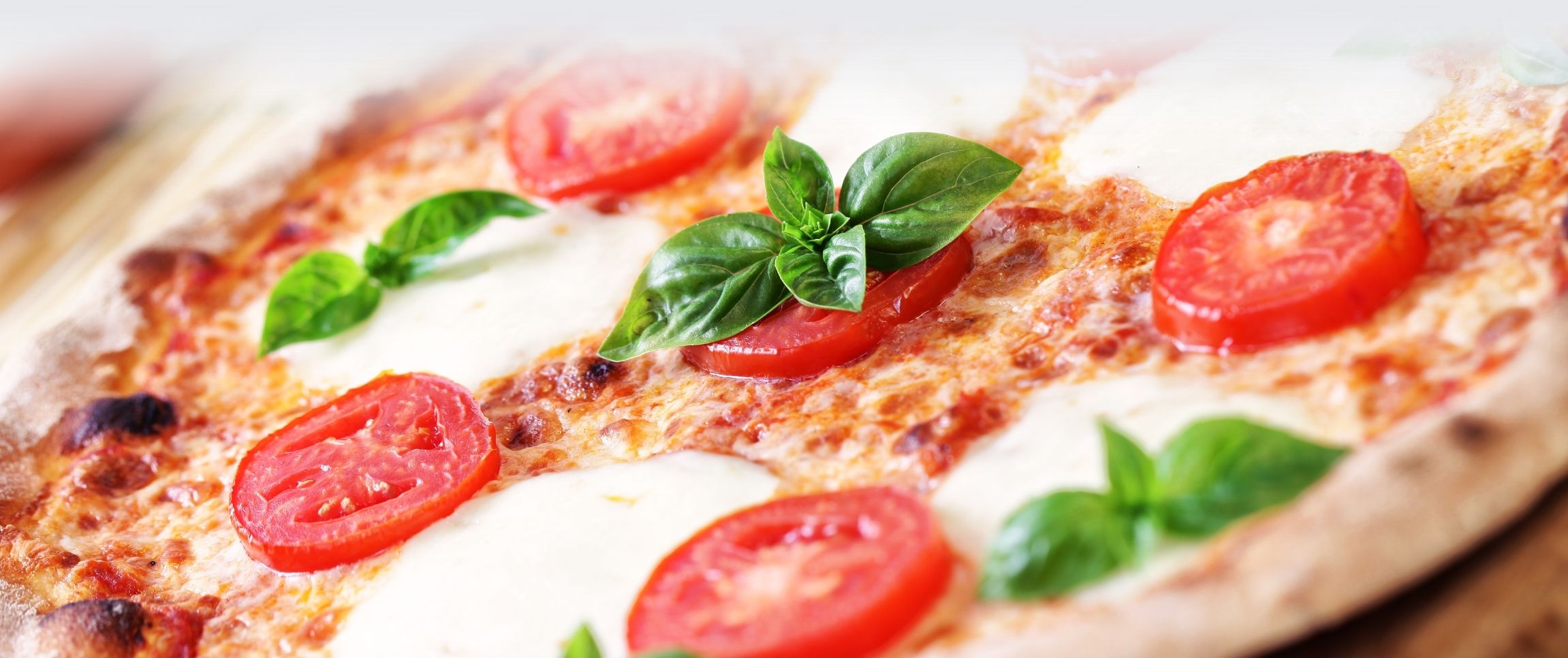 Hero - Full Width/performancefoodservice-Recipes-Roma_Marg_Pizza-herofull