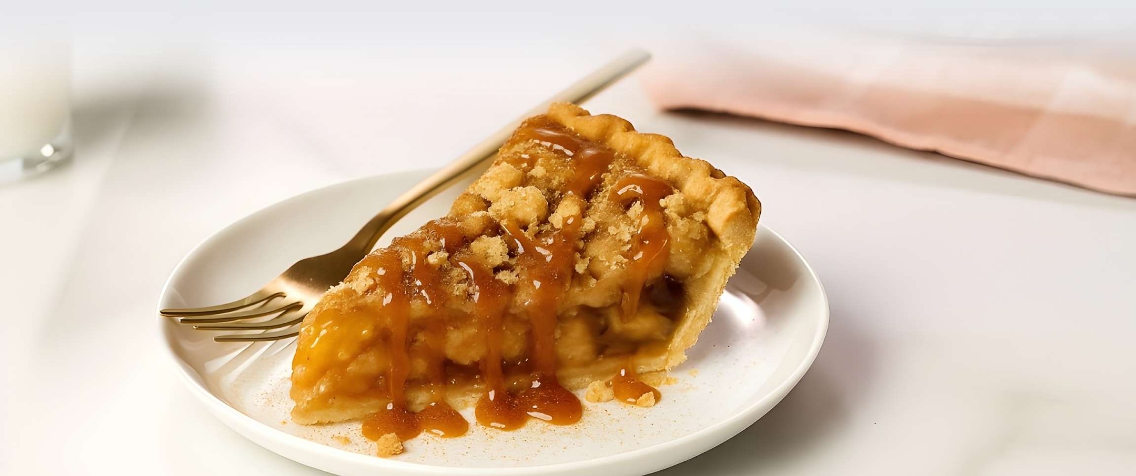 Hero - Full Width/performancefoodservice-Recipes-Toffee_Apple_Pie_with_Caramel_Chai-herofull