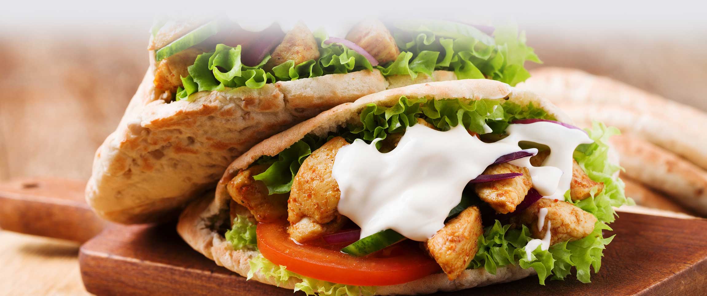 Hero - Full Width/performancefoodservice-recipes-TangyChickenPita-herofull