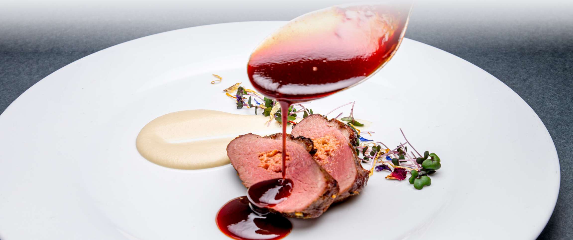 Articles/Performancefoodservice-GetInspired-Mom_the_Moment-herofull