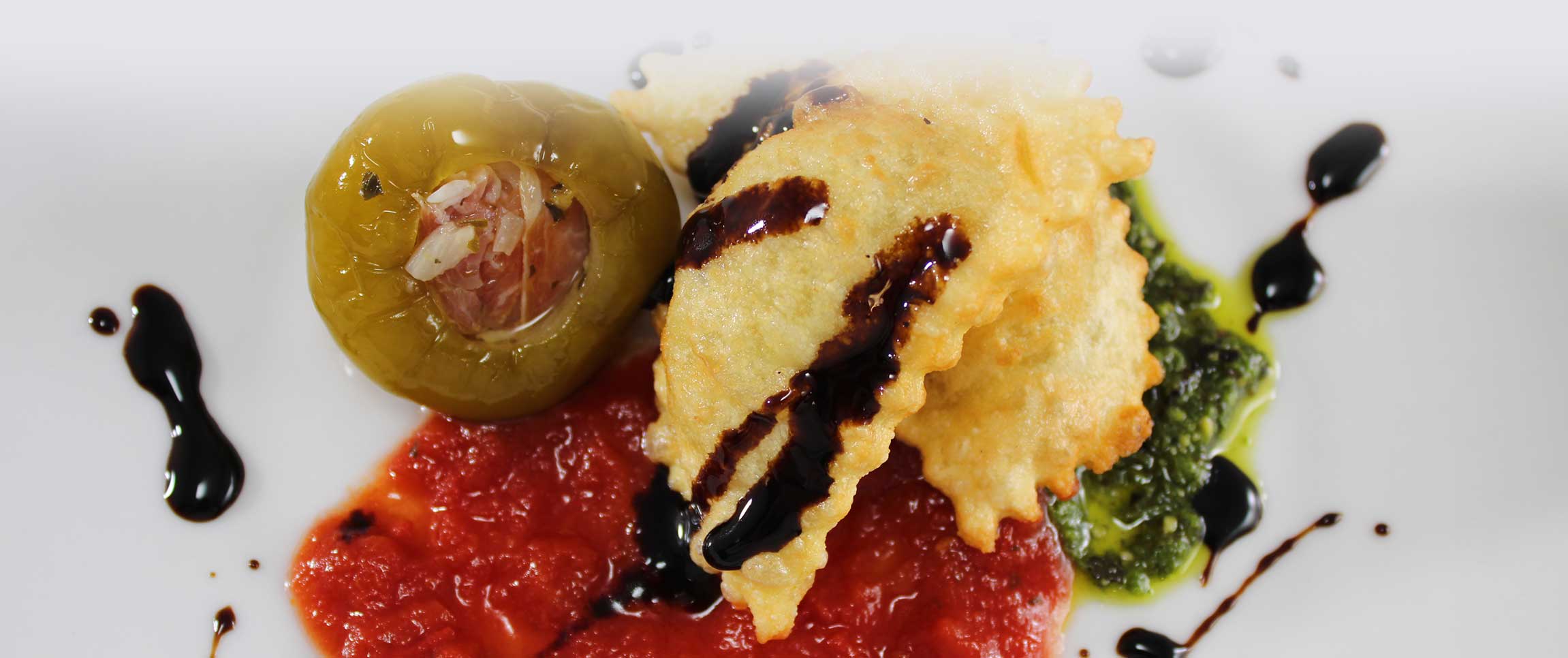 Hero - Full Width/performancefoodservice-Recipes-DeepFriedRavioli-herofull