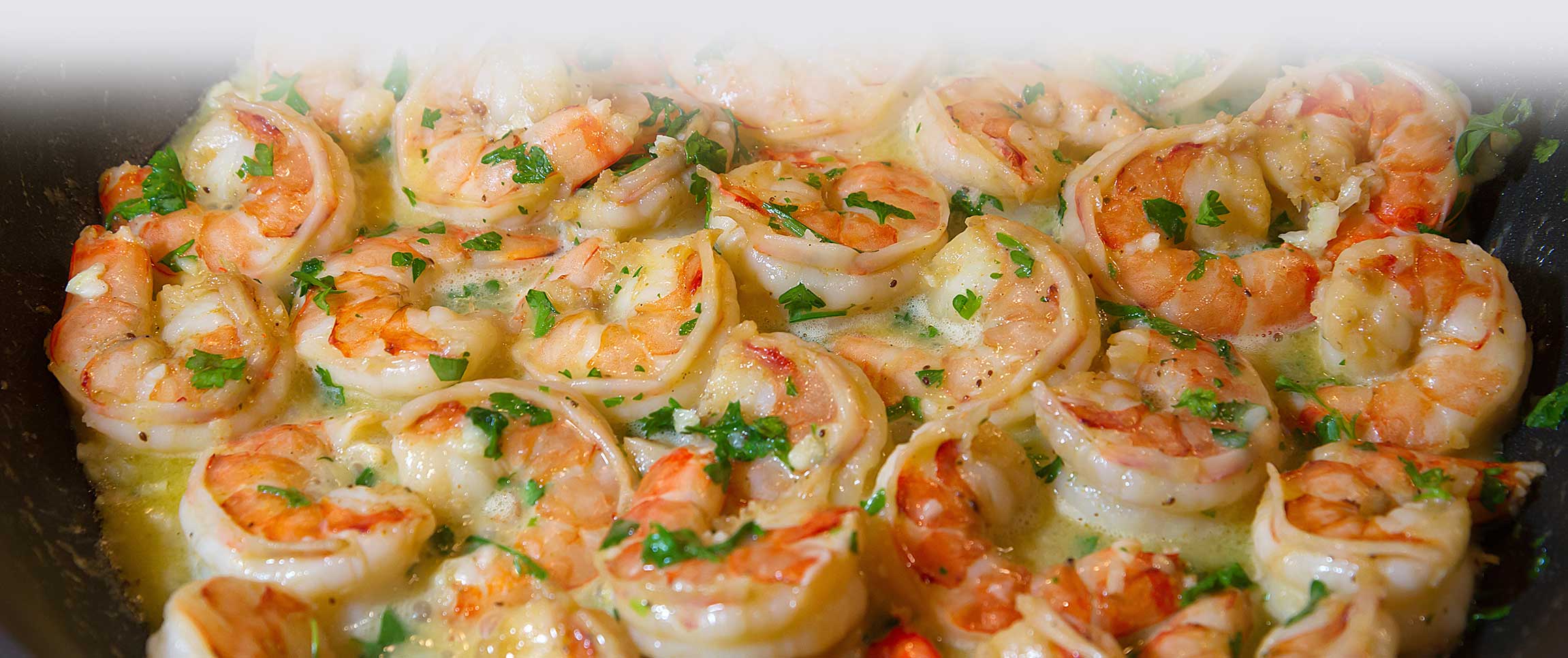 Hero - Full Width/performancefoodservice-recipes-GarlicButterShrimp-herofull