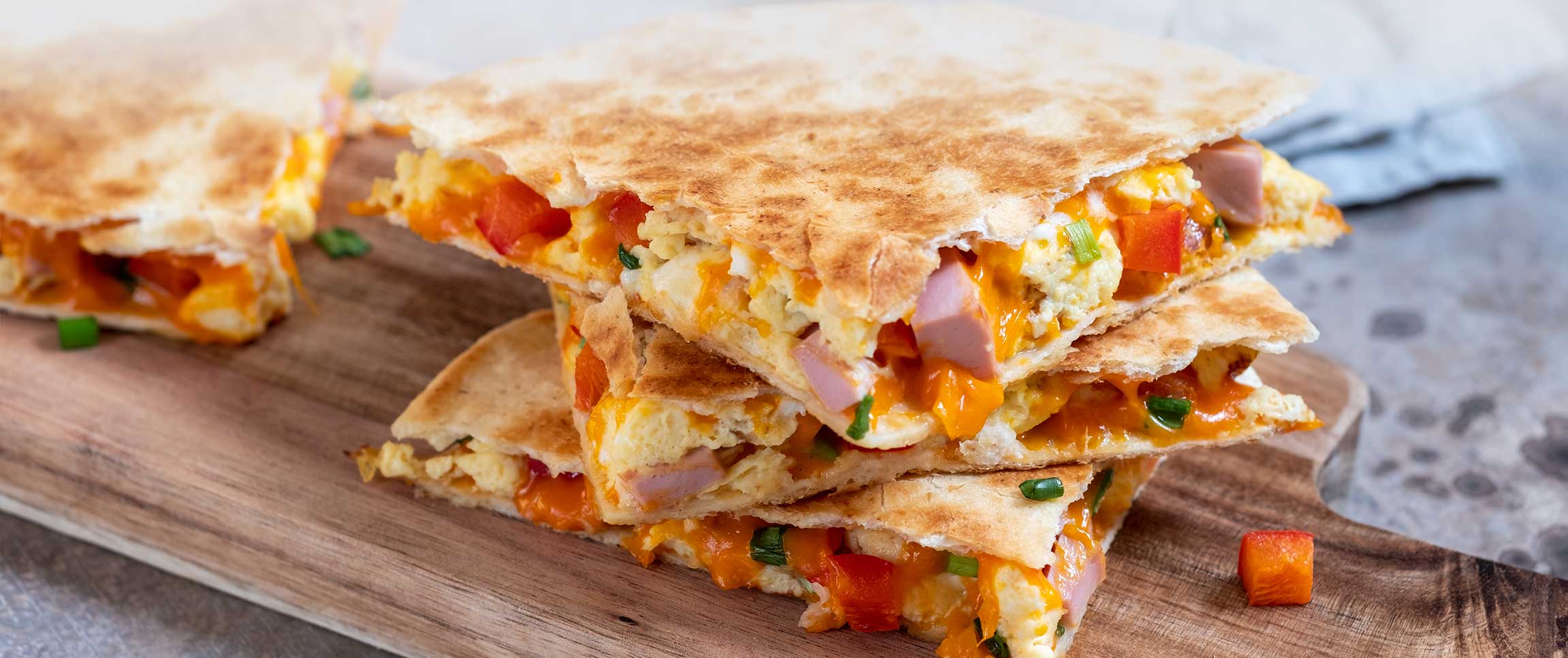Hero - Full Width/Performancefoodservice-recipe-breakfastquesadilla-herofull