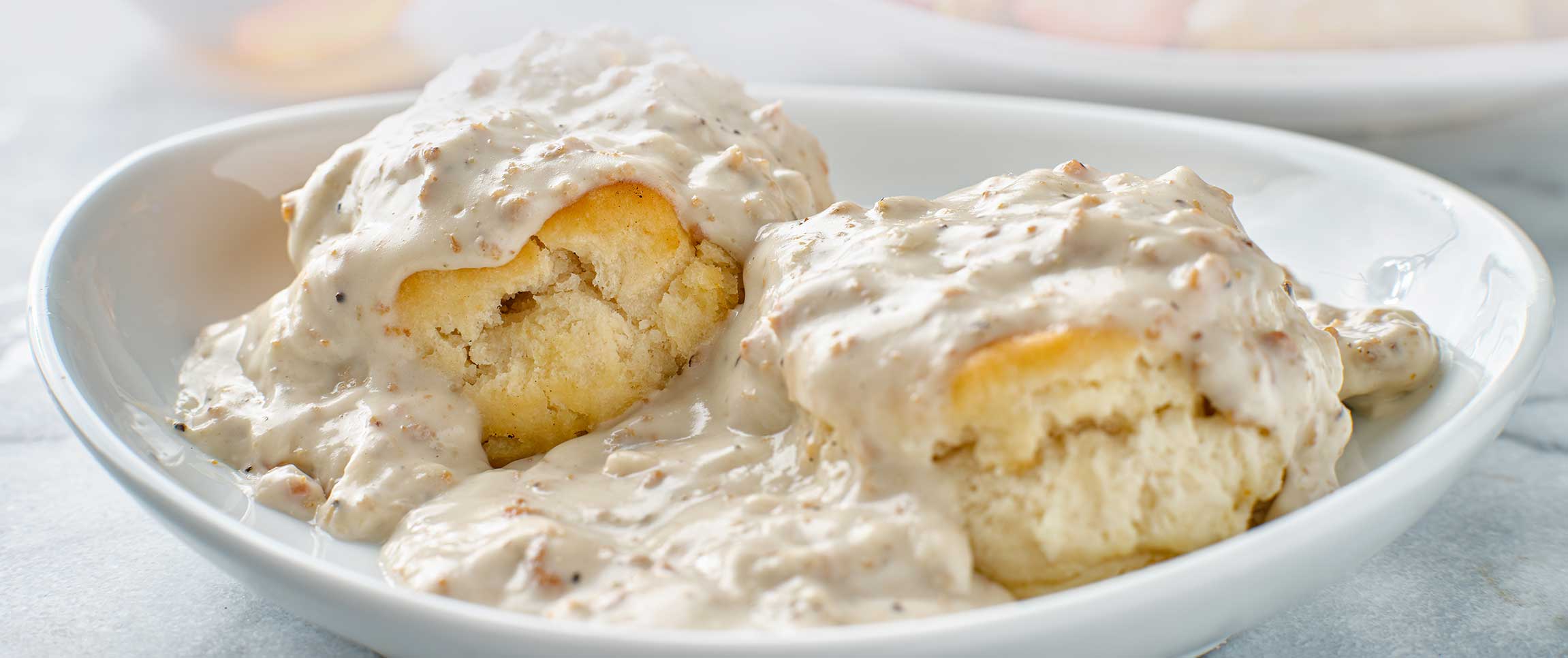 Hero - Full Width/Performancefoodservice-recipe-biscuitswithsausagegravy-herofull