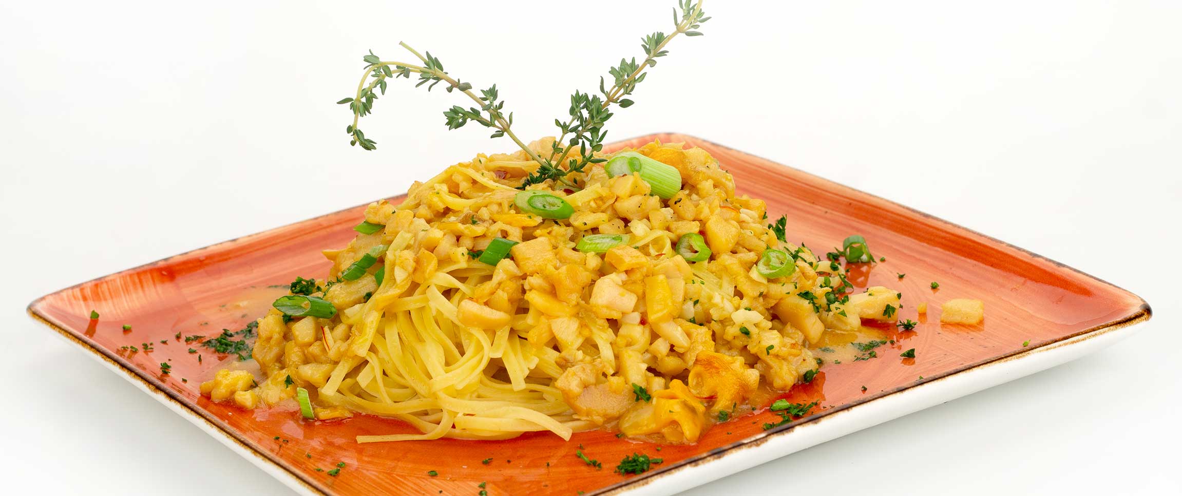 Hero - Full Width/performancefoodservice-Recipes-LinguiniWhiteClam-HeroFull