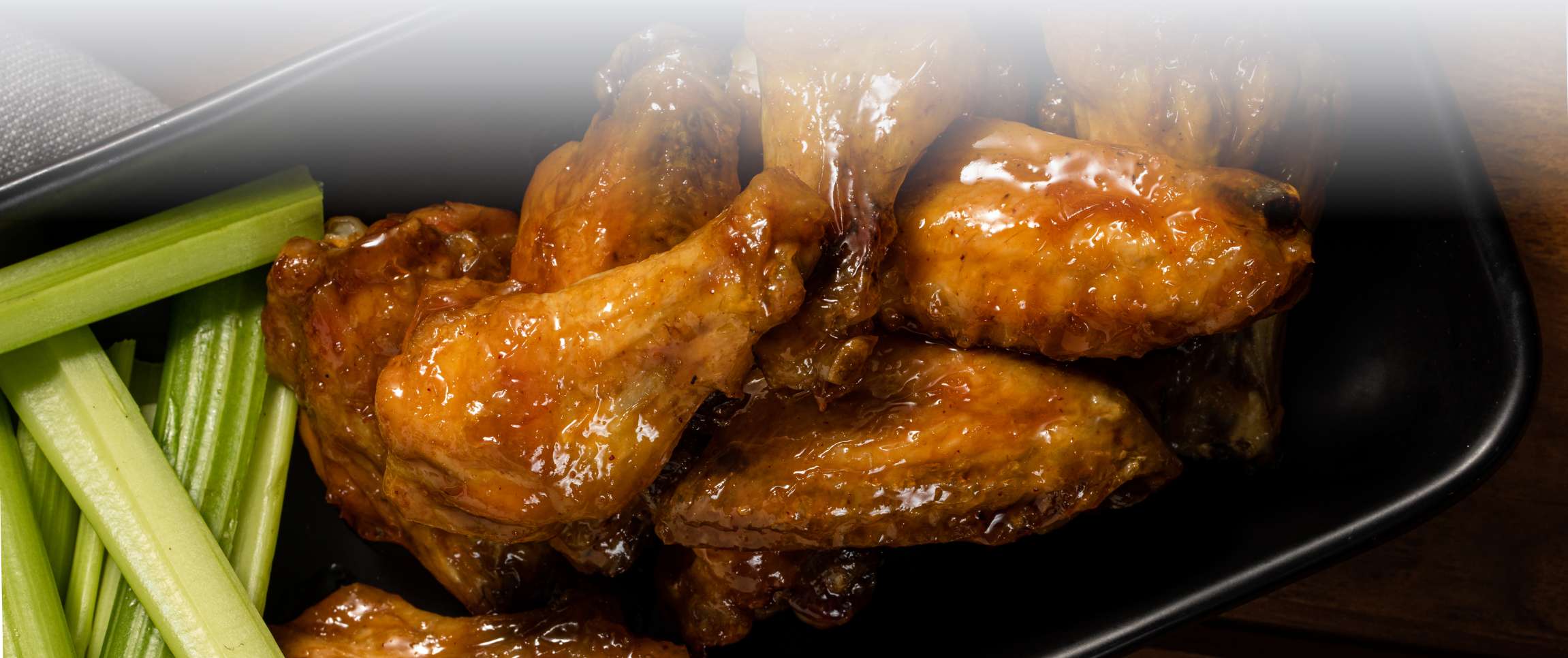 Hero - Full Width/Performancefoodservice-Recipes-Stingin_Honey_Garlic_Wings-herofull