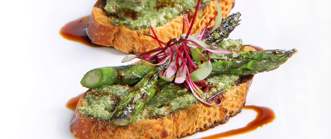 Hero - Full Width/performancefoodservice-Recipes-ASPARAGUS_PESTO_CROSTINI-heroFull