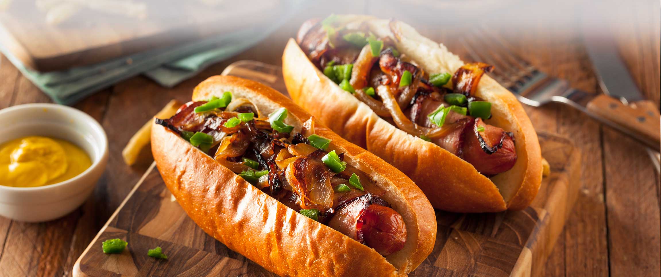 Hero - Full Width/Performancefoodservice-recipe-ridgecrestbacondog-herofull