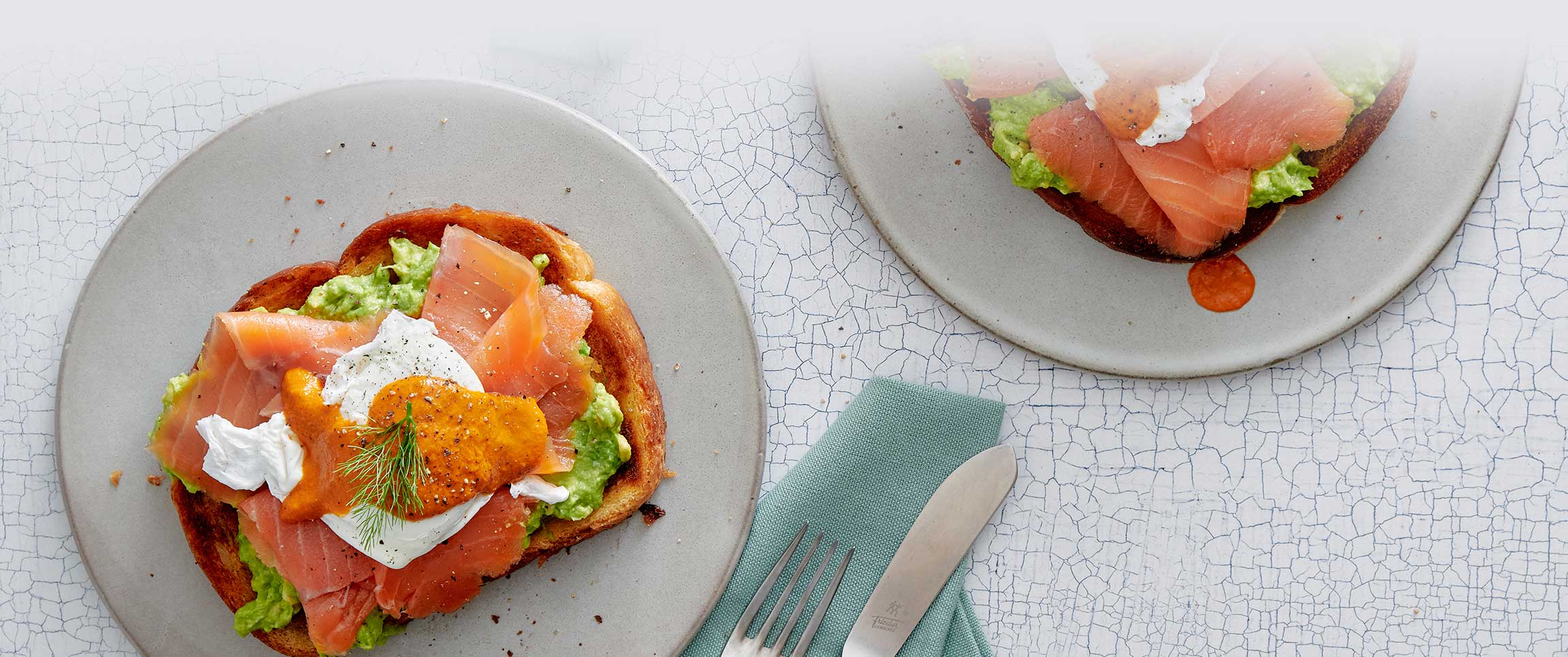 Hero - Full Width/Performancefoodservice-DishRecipes-SmokedSalmonAvoToast-HeroFull