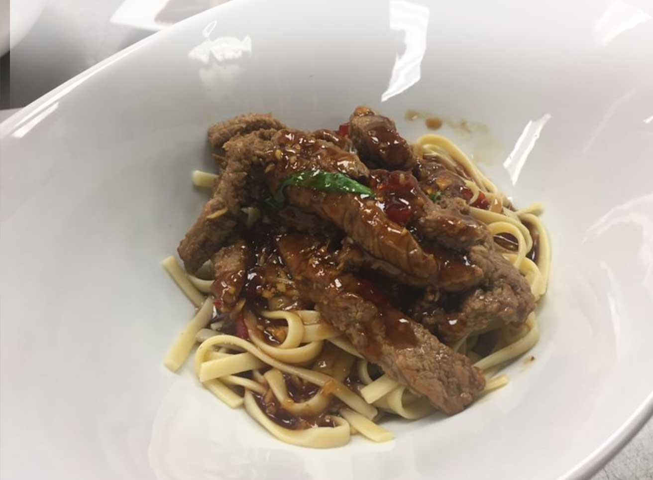 Hero - Half Width/perfoemancefoodservice-Recipes-MongolianVeal