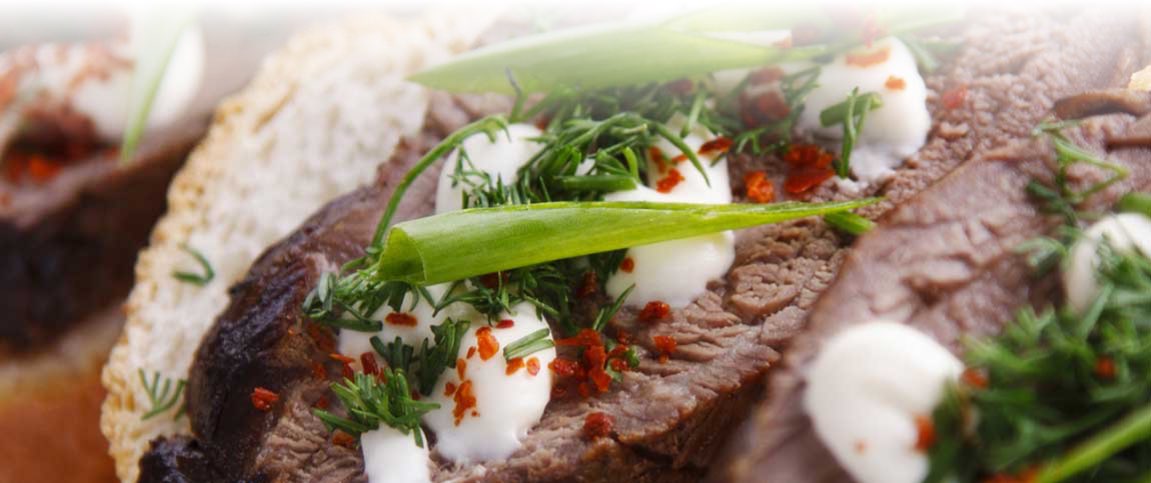 Hero - Full Width/performancefoodservice-Recipes-TENDERLOIN_CROSTINI-heroFull