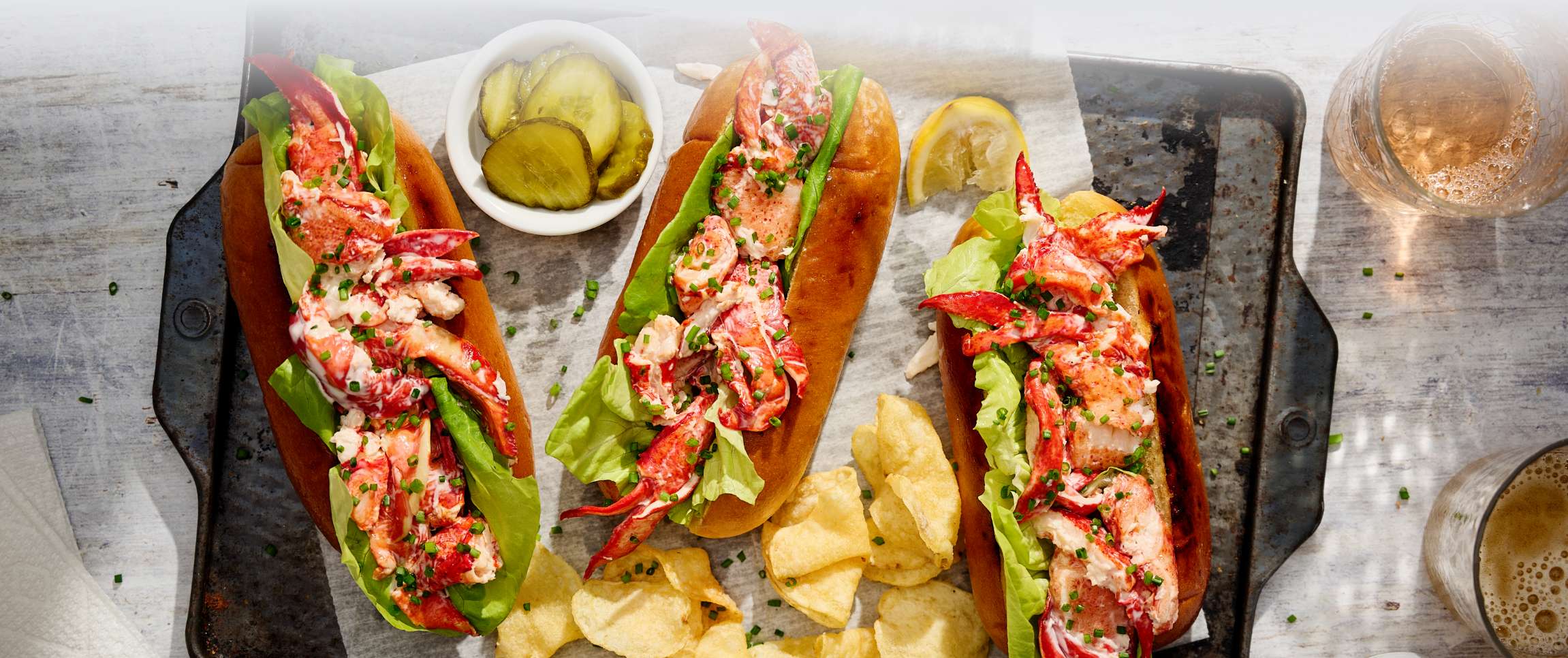 Hero - Full Width/Performancefoodservice-Recipes-Classic_Lobster_Roll-herofull