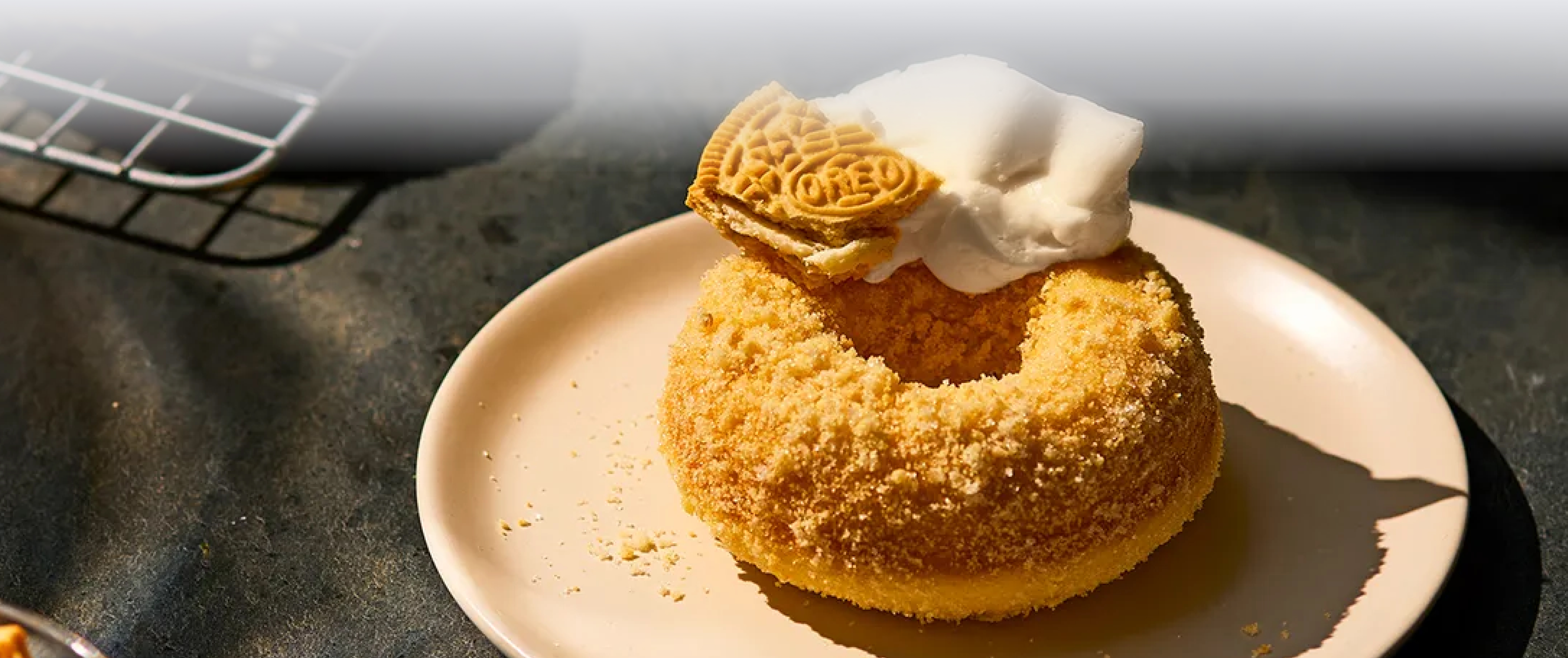 Hero - Full Width/performancefoodservice-Recipes-oreo-cake-donuts-herofull