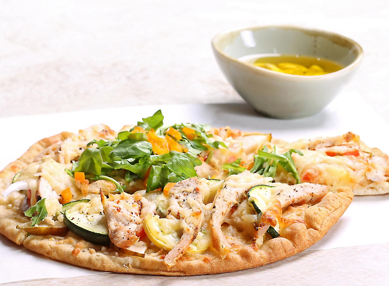 Hero - Half Width/performancefoodservice-Recipes-GRILLED_CHICKEN_FLATBREAD-heroHalf