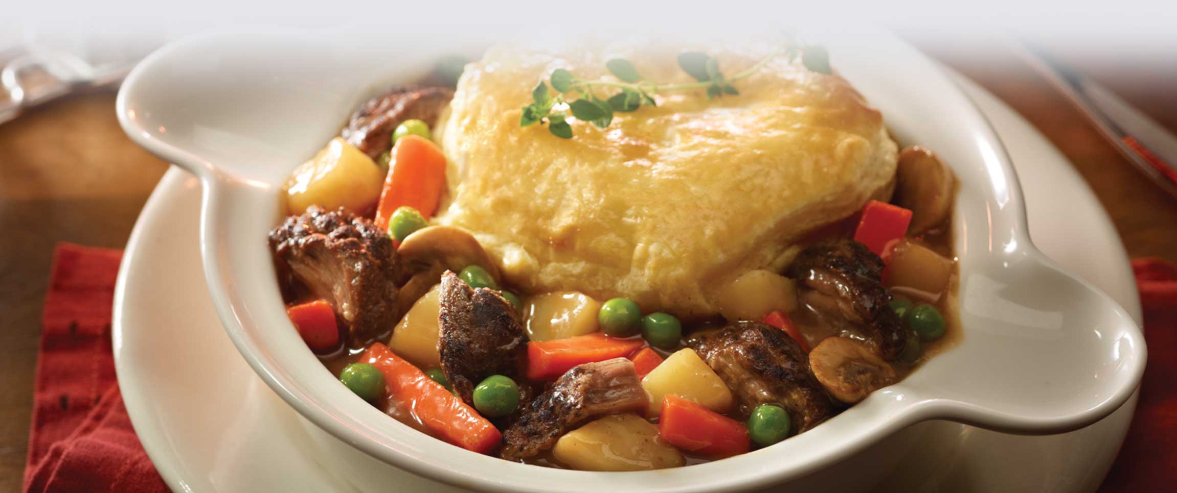 Hero - Full Width/performancefoodservice-Recipes-PotRoastPie-herofull