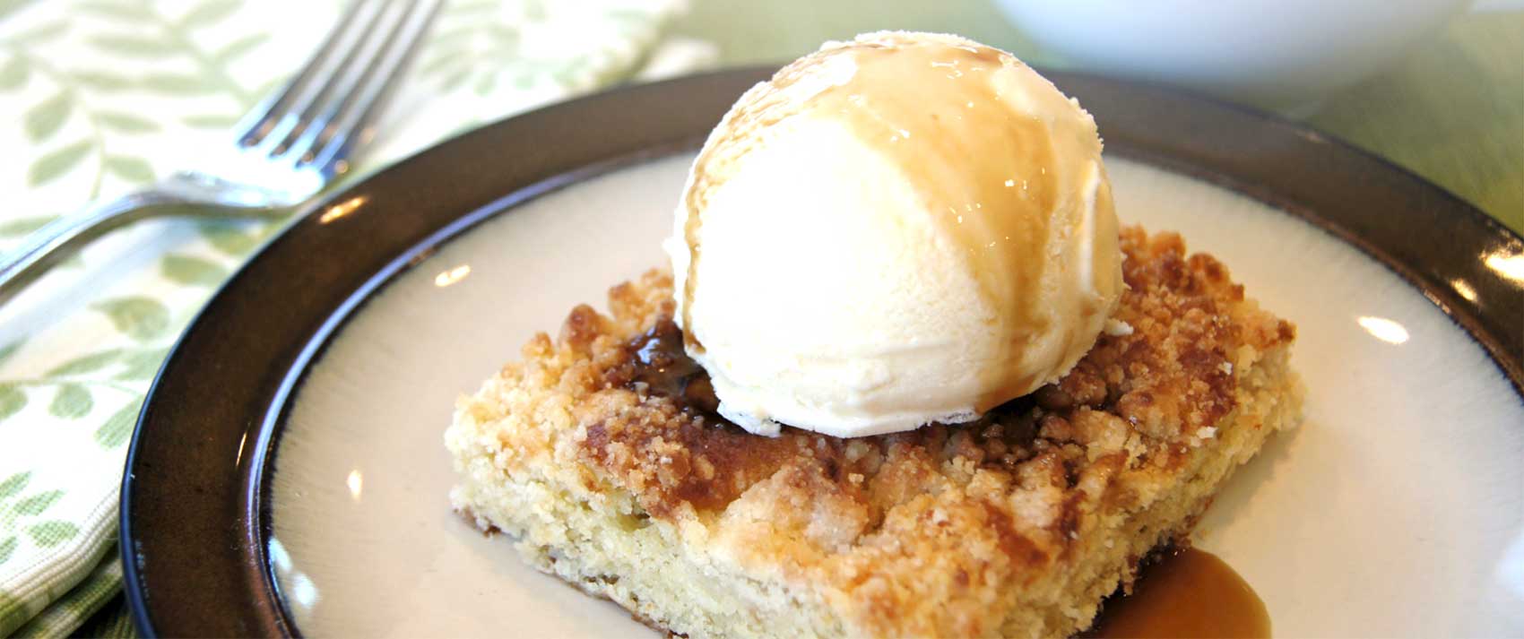 Hero - Full Width/performancefoodservice-Recipes-KahluaStreusel-heroFull