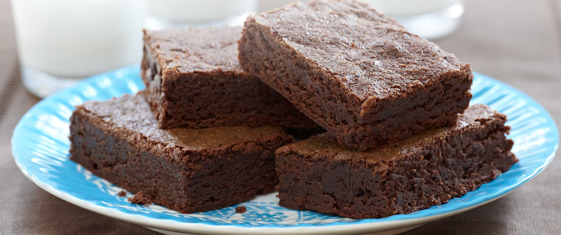 Hero - Full Width/performancefoodservice-recipes-CinnamonFudgyBrownies-HeroFull