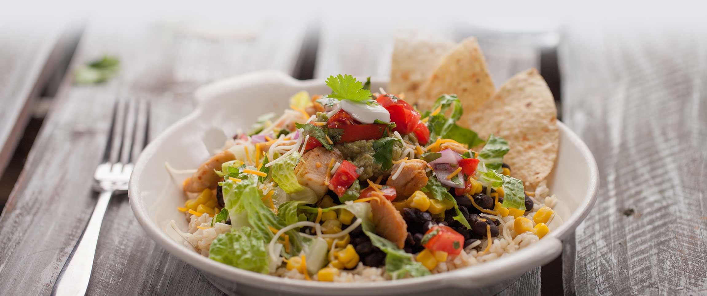 Hero - Full Width/performancefoodservice-Recipes-SouthwesternGrilledChickenSalad-herofull