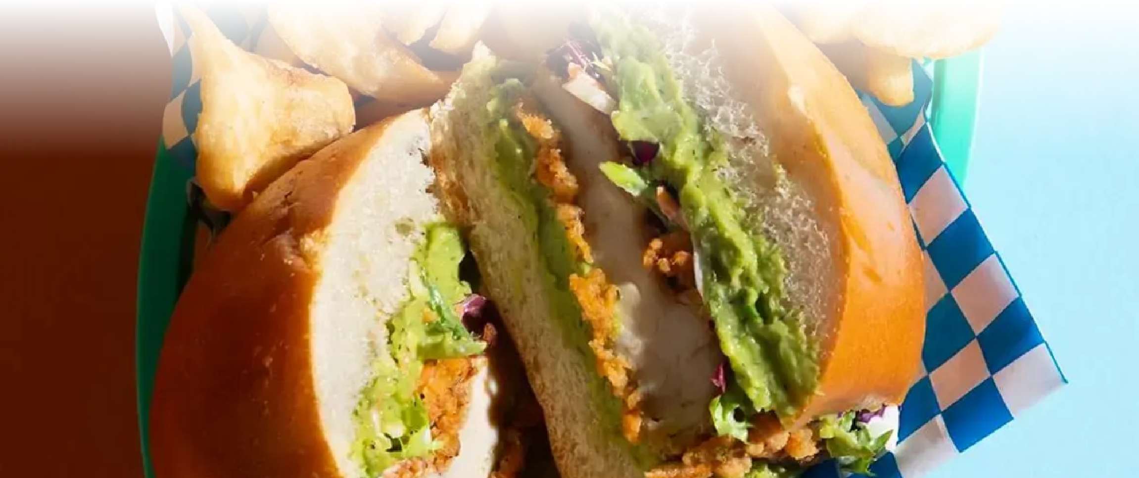 Hero - Full Width/PerformancefoodservicerecipesFriedChickenDillPickleSandwichherofull