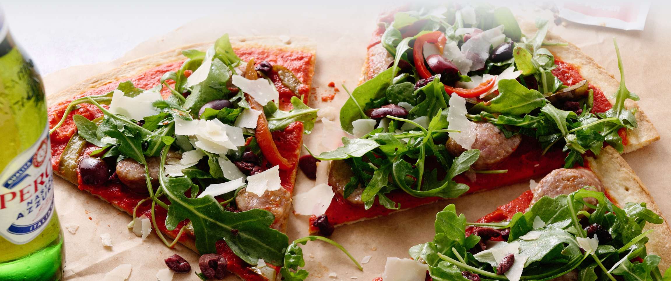 Hero - Full Width/Performancefoodservice-DISHRecipes-Italian_Sausage_Sweet_Pepper_Pizza-herofull