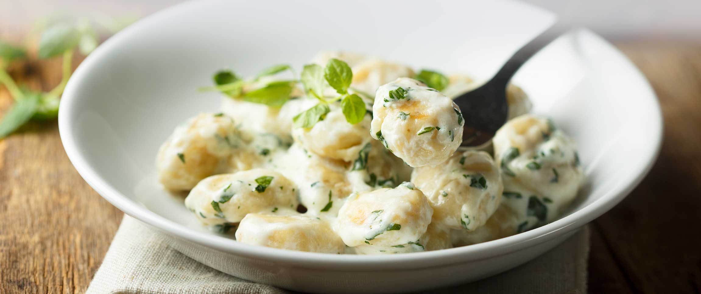 Hero - Full Width/performancefoodservice-Recipe-Gnocchi_With_Brown_Butter_Alfredo-HeroFull