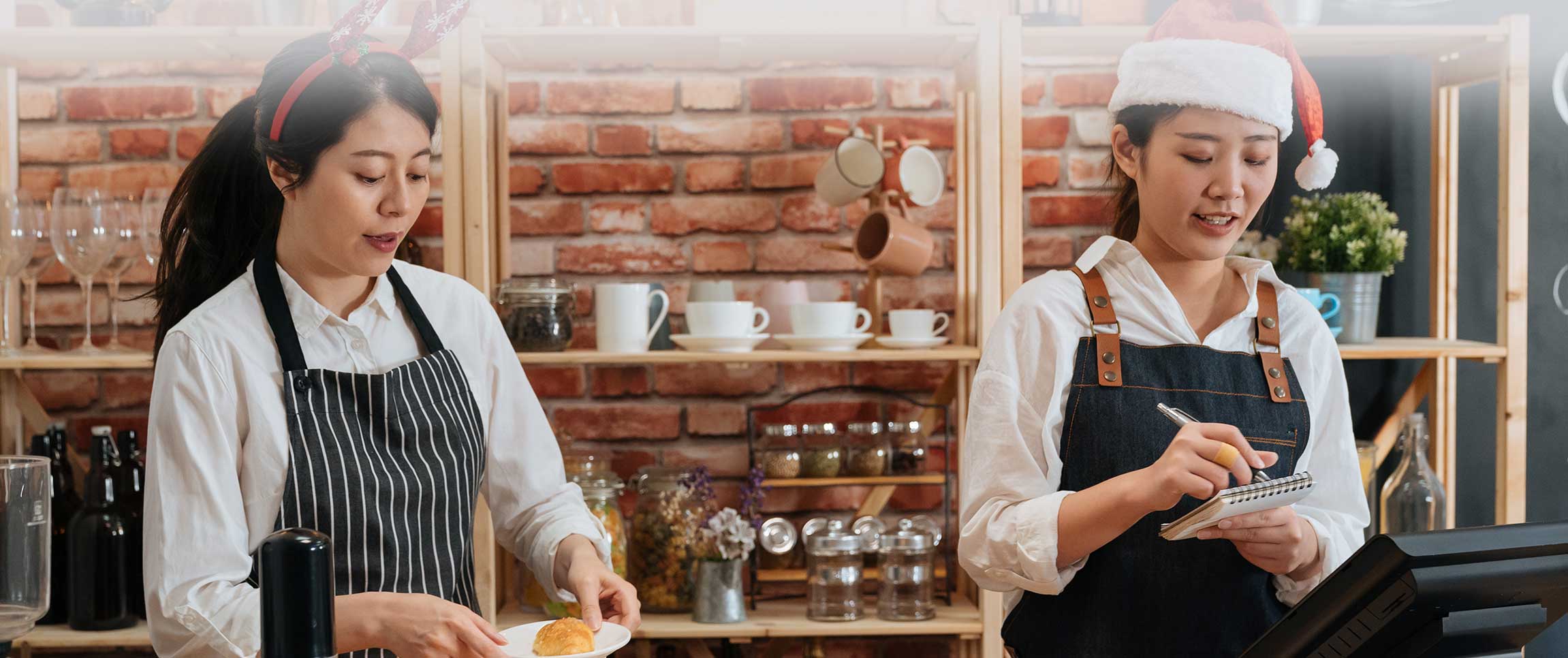 Hero - Full Width/Performancefoodservice-article-holidayhiriing-herofull