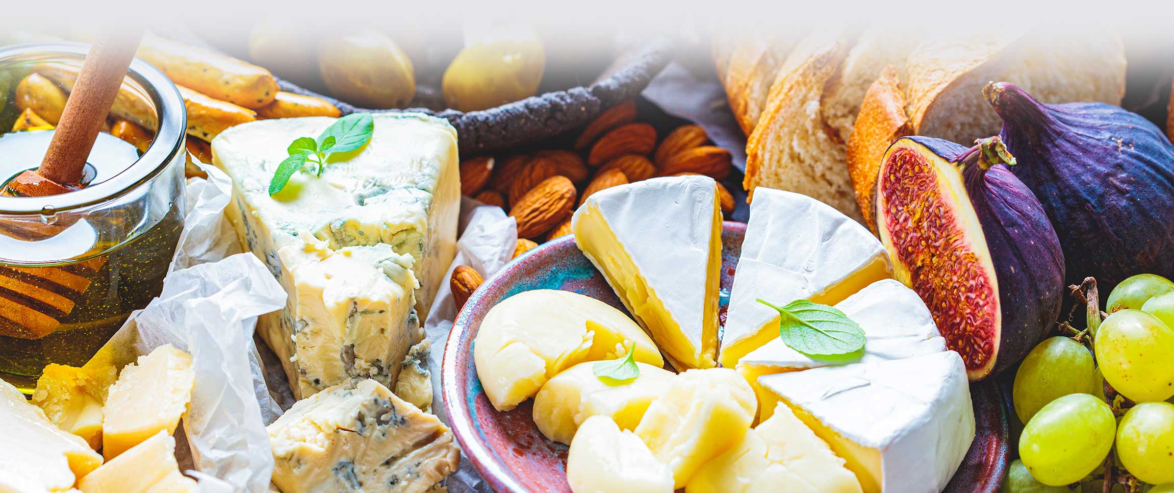 Articles/performancefoodservice-GetInspired-CheersToCheese-herofull