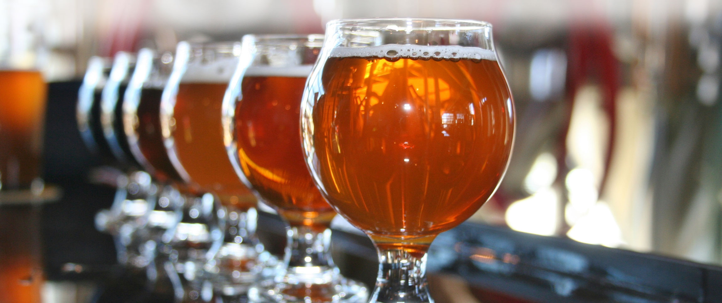 Articles/performancefoodservice-GetInspired-right-glass-sell-more-beer-heroFull