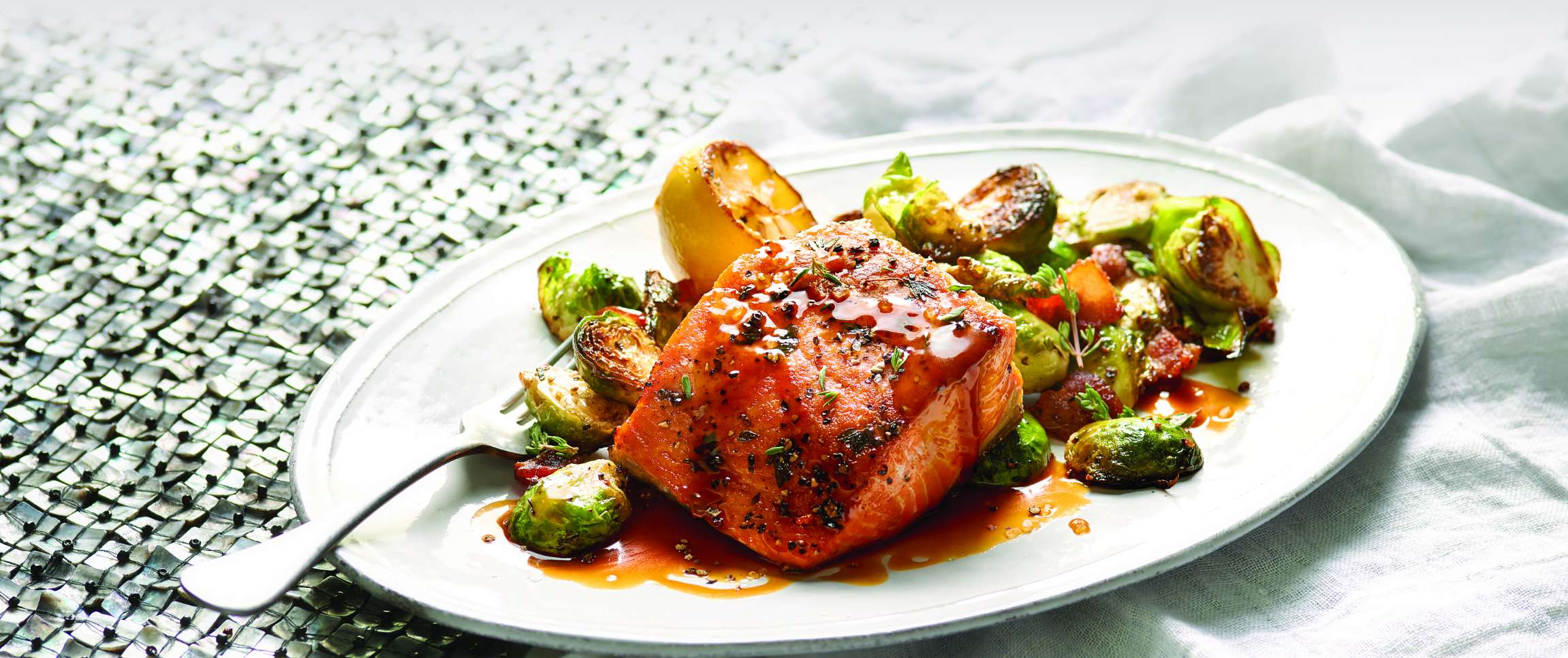 Hero - Full Width/Performancefoodservice-Recipes-Glazed_Salmon-herofull