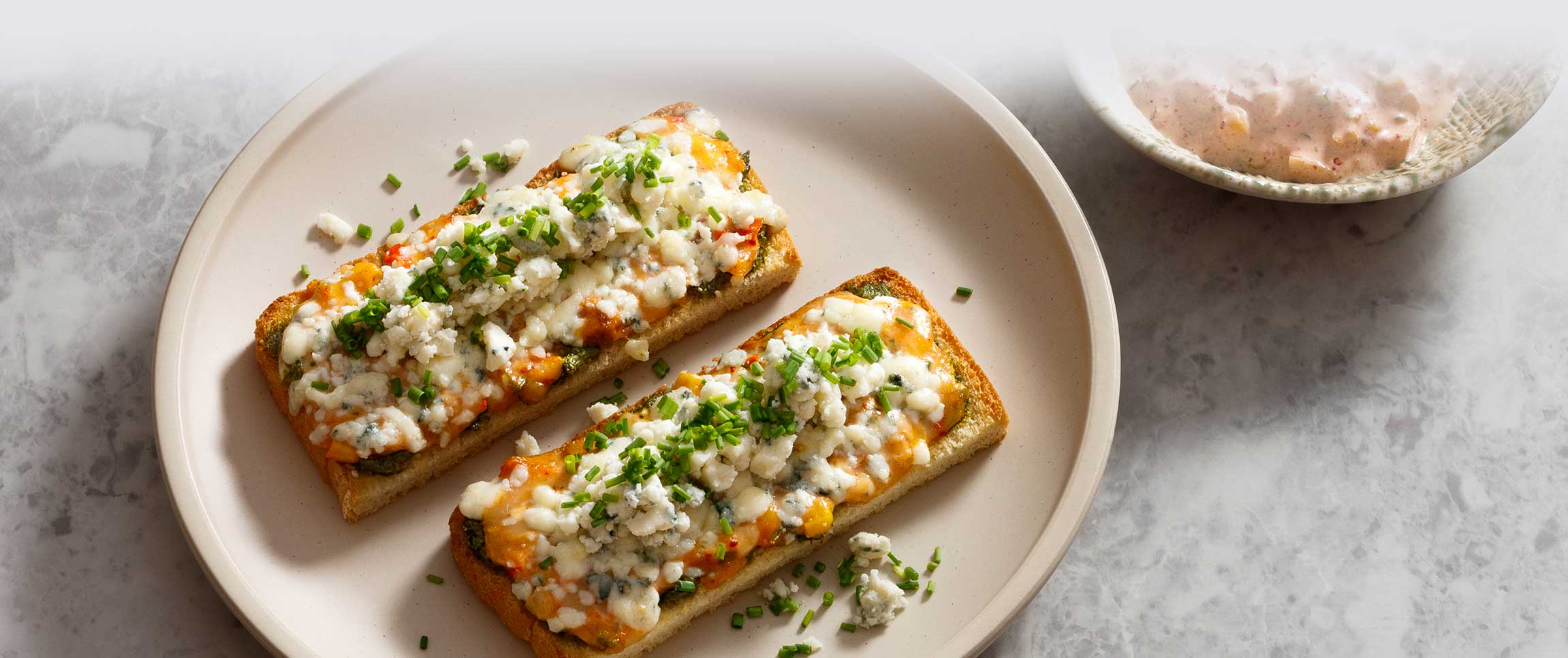 Hero - Full Width/performancefoodservice-recipes-Three_Cheese_Chile_Toast-herofull