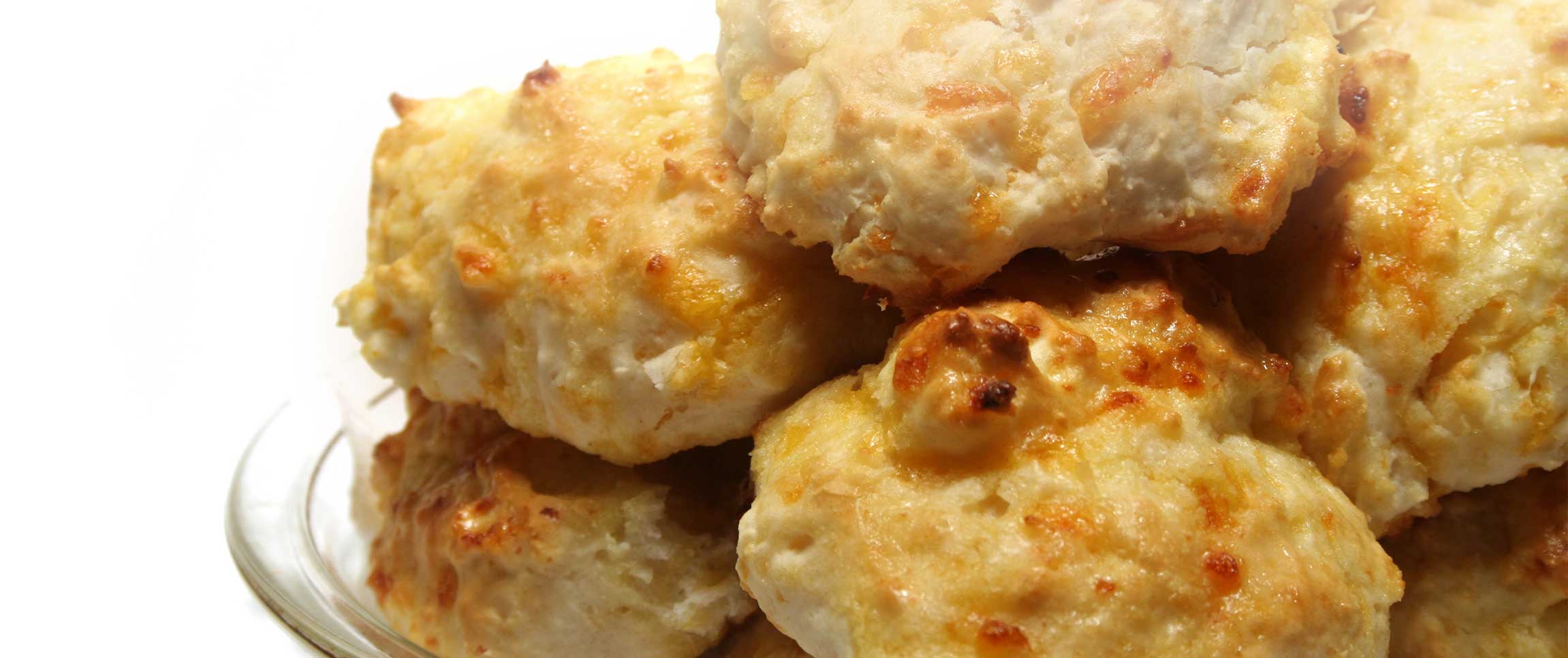 Hero - Full Width/performancefoodservice-Recipes-CheddarGarlicDropBiscuits-HeroFull
