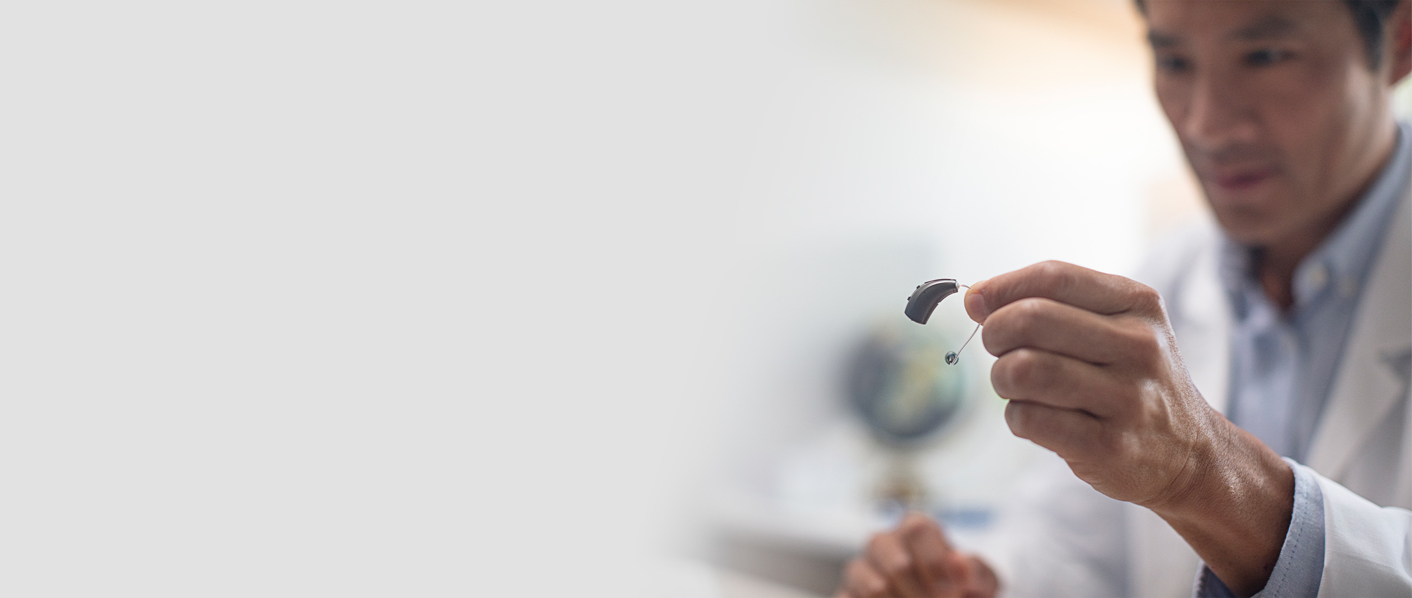 hero/hearing-aids-livio-2880x1220-wbst2815