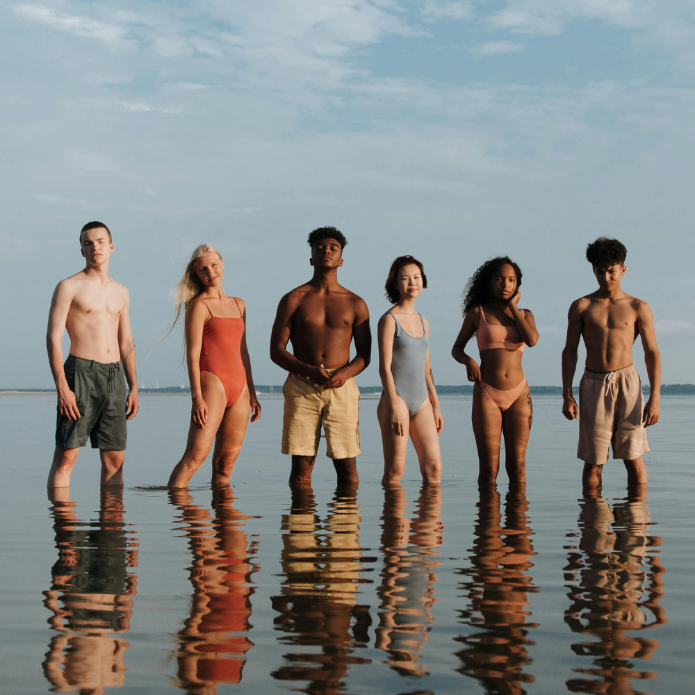 ESSENTIELS_VAC_MAILLOTS.png
